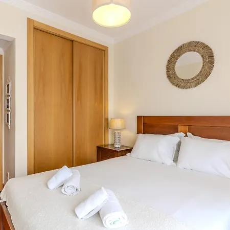 #337 Great 2br Terrace In Albufeira